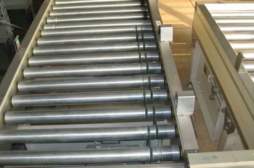 1696224807428343.jpg lkij滾筒輸送機.jpg